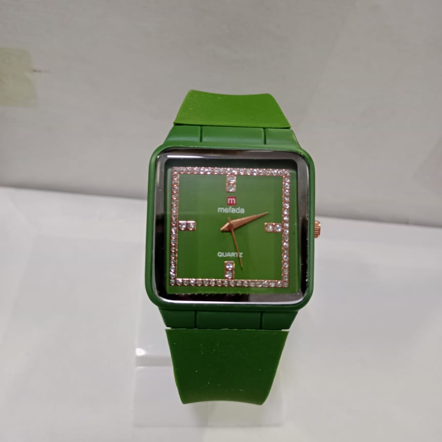💚 Green Melada Quartz Watch ⌚ Square Crystal Dial – Stylish & Durable ✨